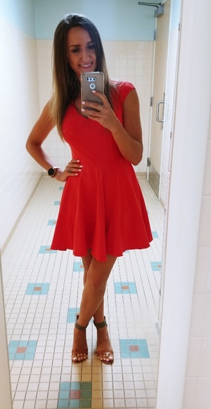 Meet your Posher, Larisa - Picture 4 of 5